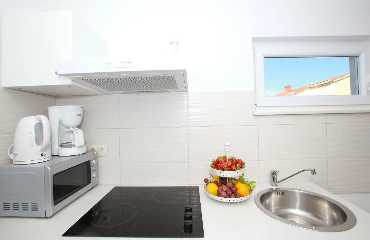 Apartments Melin Malinska