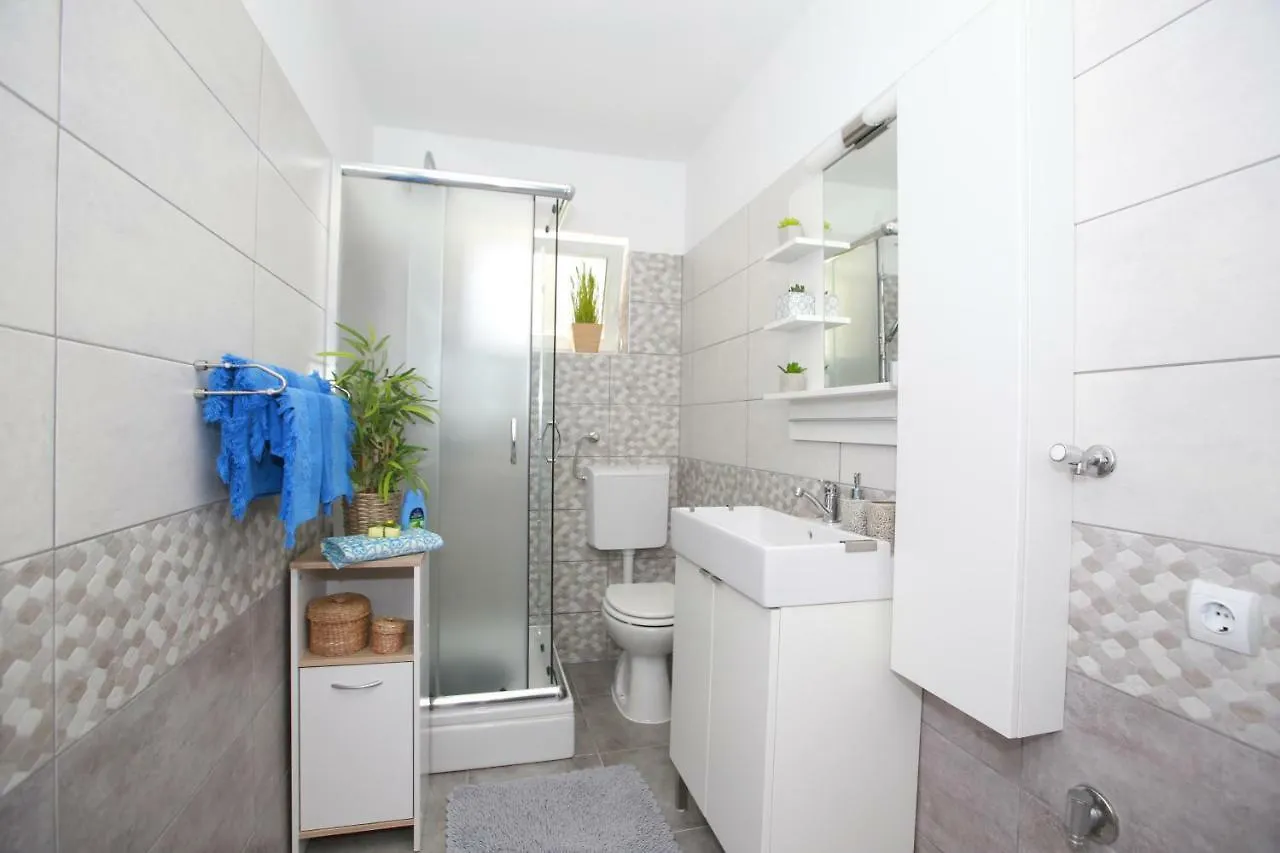 Apartments Melin Malinska